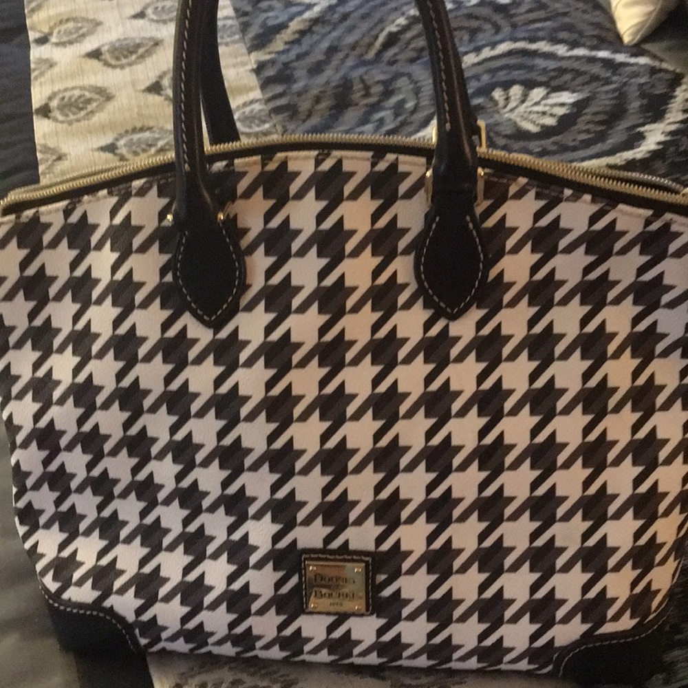 Dooney & Bourne zip satchel